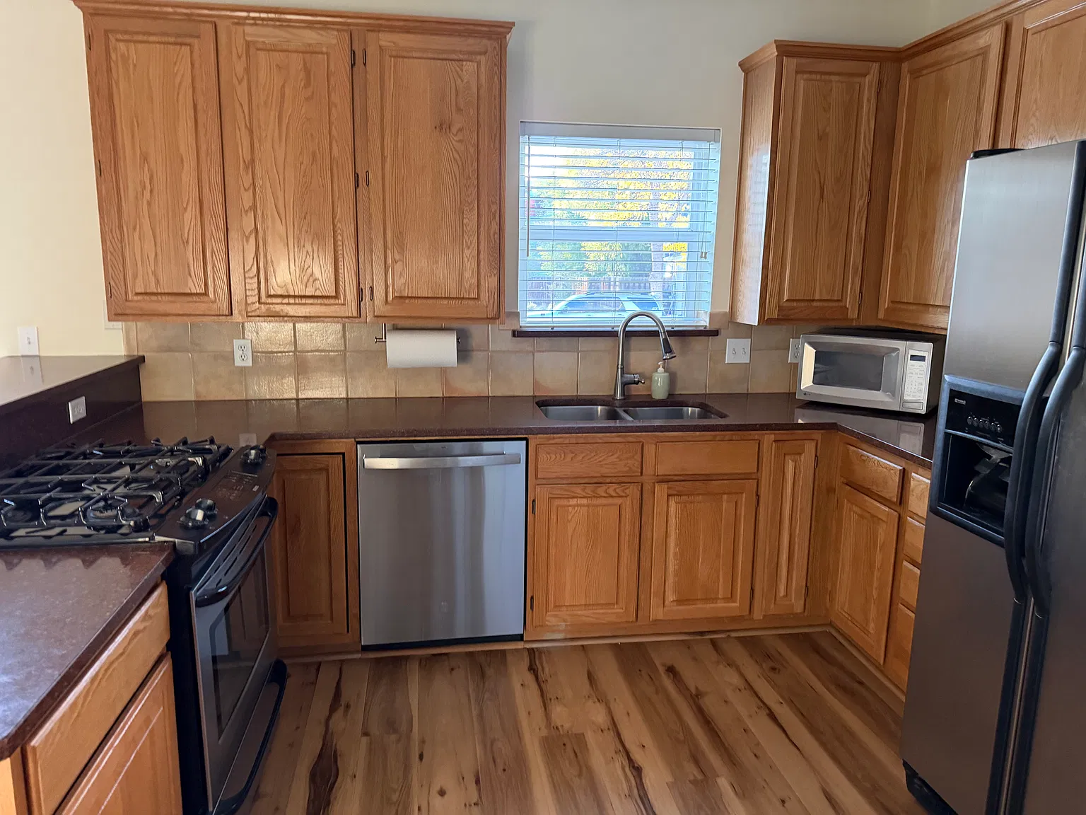 3 bed, 1480 sqft, $3,150 — Photo 4