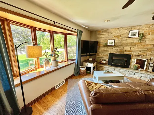 10225 34th Ave, Pleasant Prairie, WI 53158