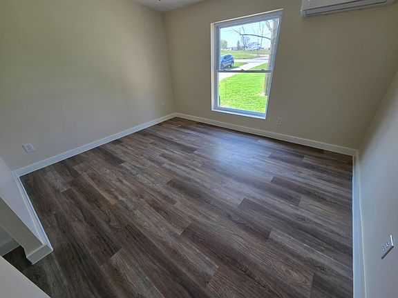 3rd image of 7490 Tapps Ridge Rd