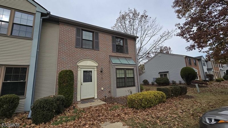 1st image of 16 Lyon Ln
