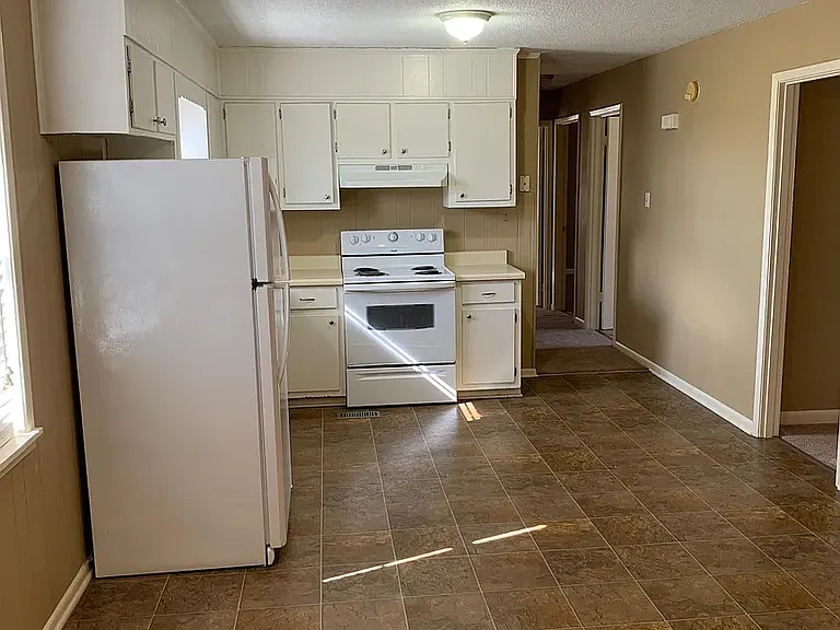 514 Walker Rd SW — Photo 12