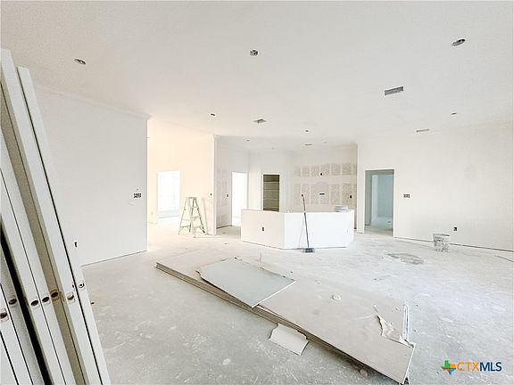 4th image of 1400 Red Rock Rd