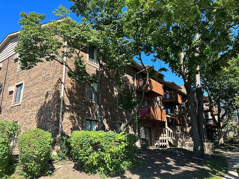 Arrowhead — Photo 25