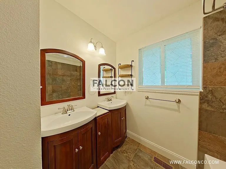673 Shooks Ln — Photo 13