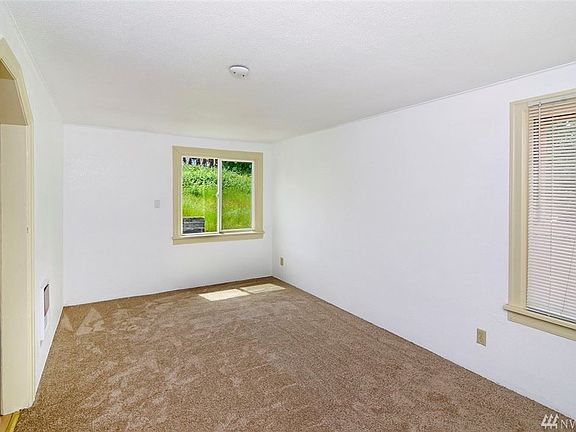 5th image of 628 Dora Ave