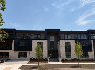 150 Broadway Ave S #3C, Wayzata, MN 55391