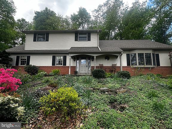 3rd image of 105 Northview Rd