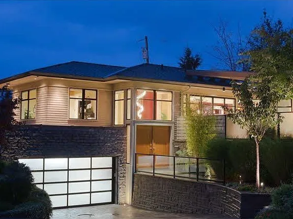 944 Beaconsfield Rd, North Vancouver, BC V7R 1S9
