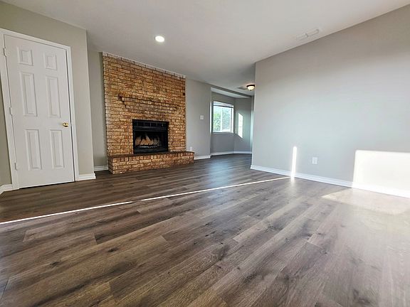 3rd image of 405 Humble Ave #A