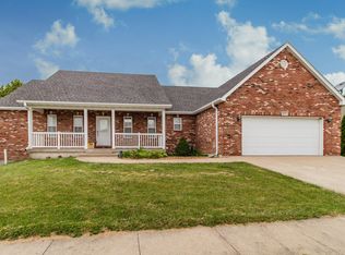 14351 Ontario Dr, Hallsville, MO 65255