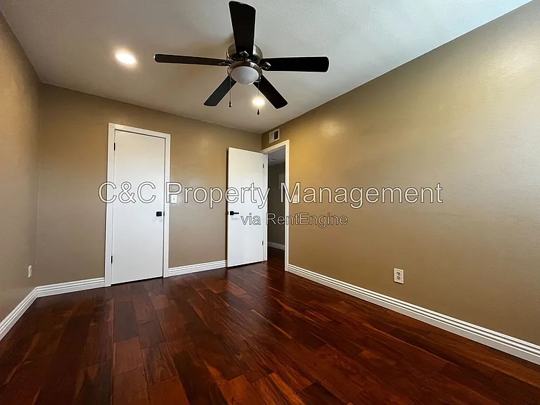 700 W La Veta Ave #A10 — Photo 8