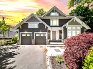 271 Oakhill Rd, Mississauga, ON L5G 2P8