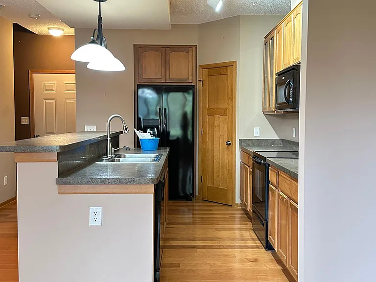12426 Flanders Ct NE #F — Photo 23