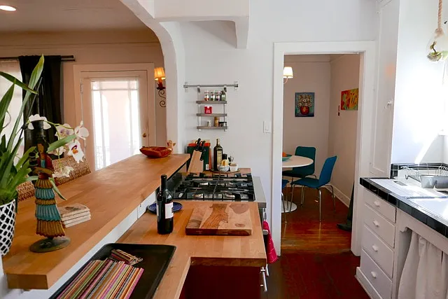furnished kitchen