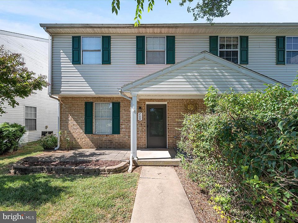 1st image of 208 S Marshall St