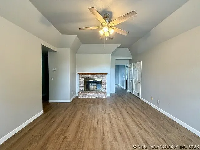 312 W Sycamore St — Photo 2