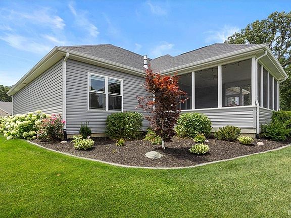 3rd image of 5461 Bullock Ct