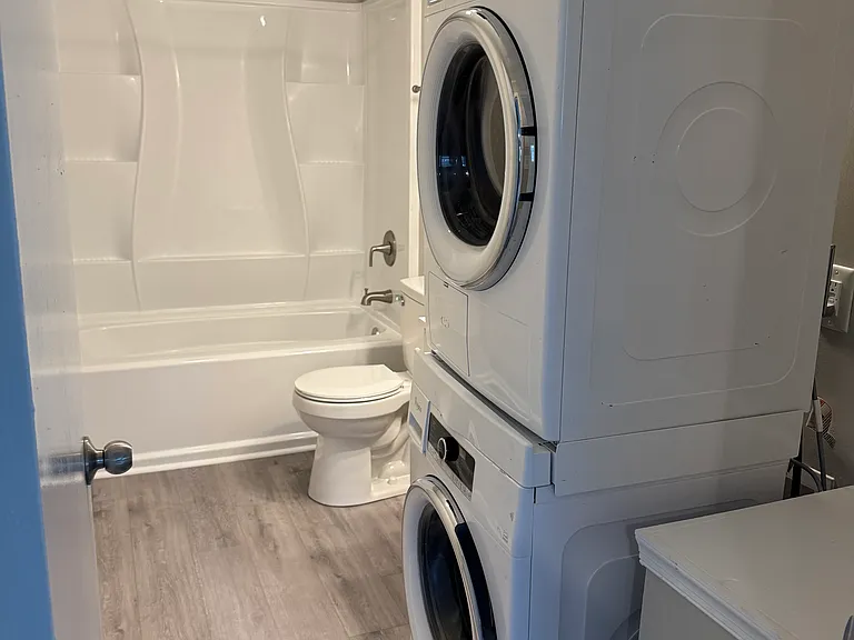 Washer/dryer included.