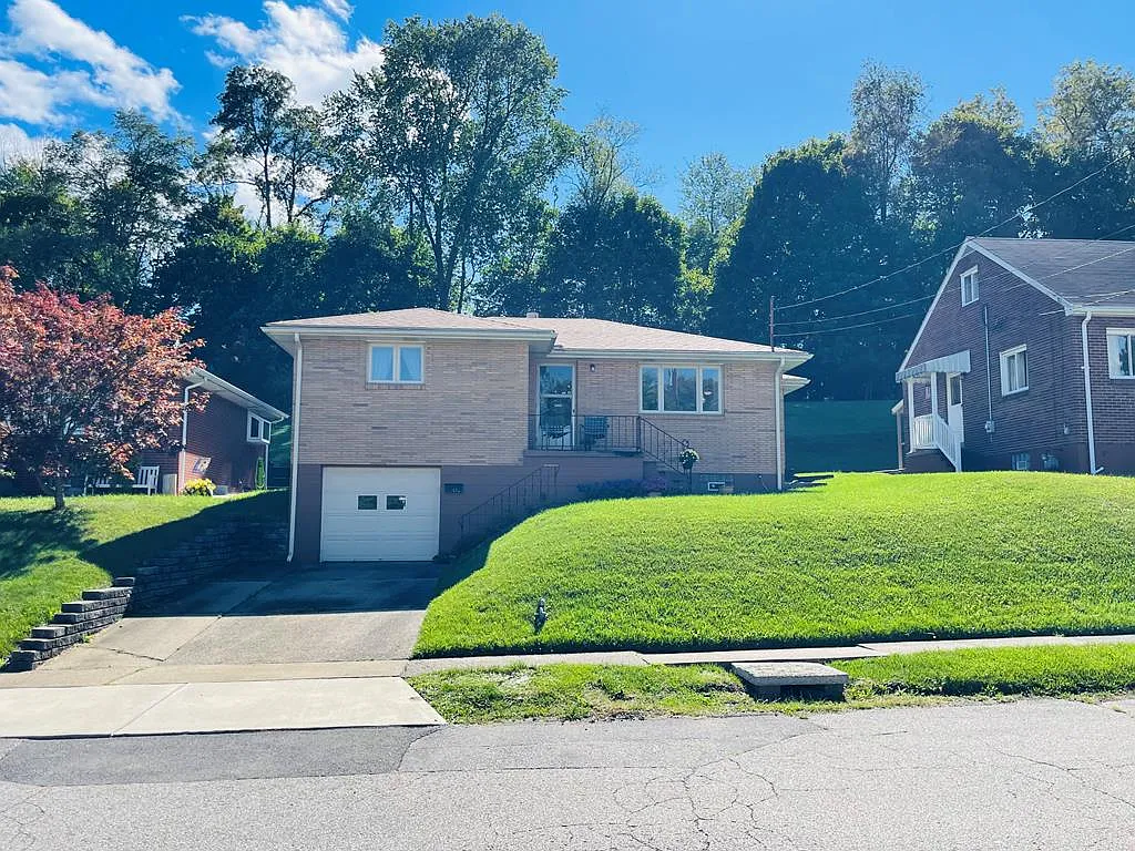 148 KATHLEEN WAY photo 1