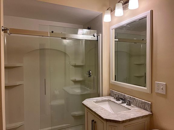 3rd image of 44 S Prospect St Floor 1