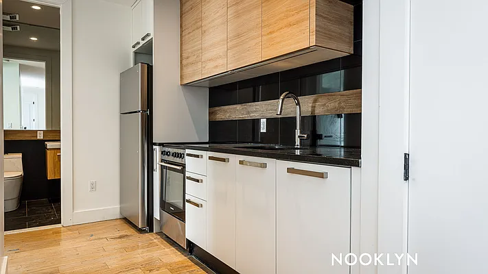 Rented by Nooklyn NYC LLC | media 17