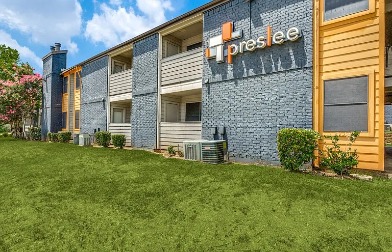 Preslee Apartments — Photo 15
