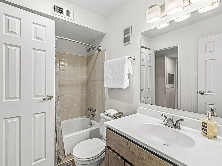 Enclave at Eagle Creek Apartments — Photo 27