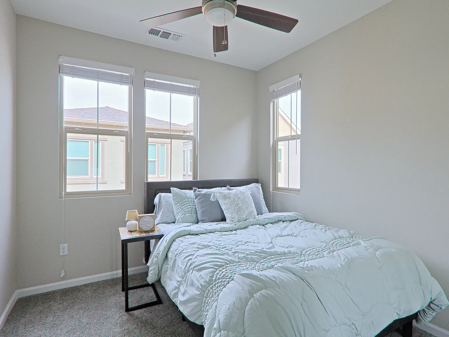 2945 Patcham Cmn — Photo 2