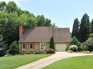 800 Horncastle Rd, Winston Salem, NC 27104