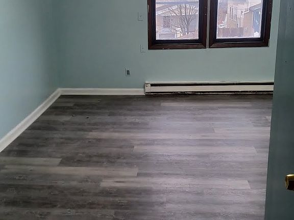 4th image of 354 Dartmouth Ave