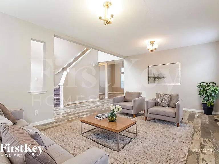1526 Old Thicket Ct — Photo 3