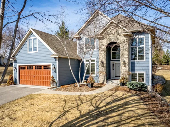 577 High Ridge Cir, Mendota Heights, MN 55118