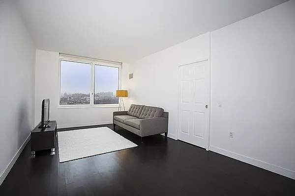 Sold by Platinum Properties | media 7