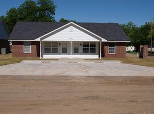 1029 N Highland St, Ada, OK 74820