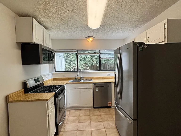 128 Dogwood Cir — Photo 6