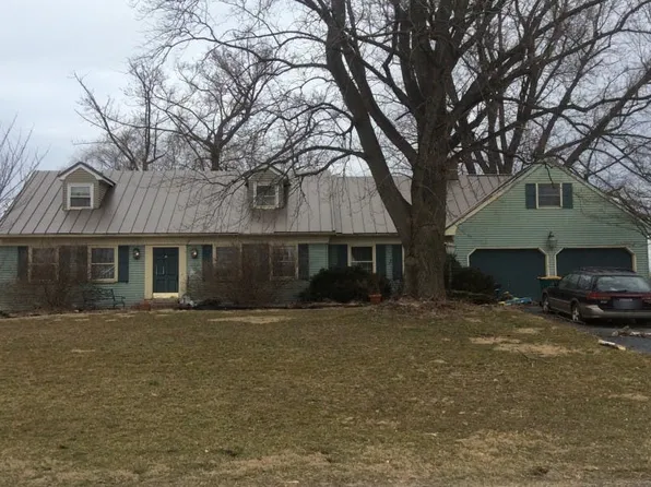 2555 Bachmantown Rd, Ronks, PA 17572