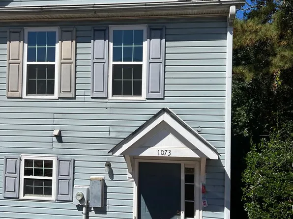 1073 Thorn Woode Ln, Stone Mountain, GA 30083