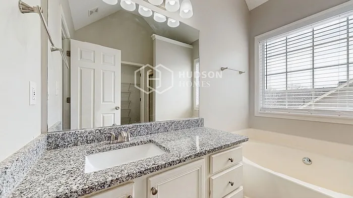 637 Lynchburg St — Photo 14