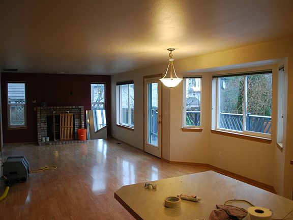 5th image of 8129 27th Pl NE