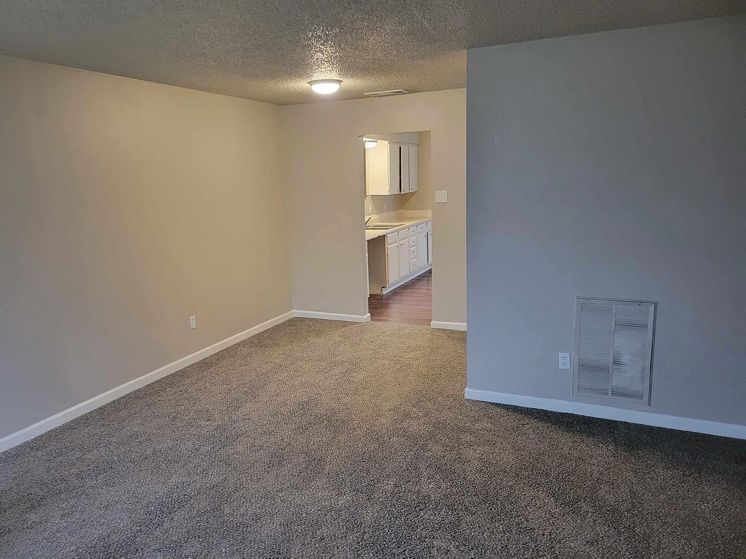 240 Ezekial Ave — Photo 4