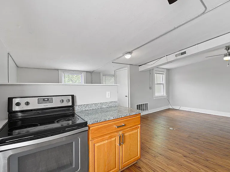 60 W McMillan St #3 — Photo 6