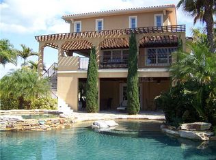 512 59th St, Holmes Beach, FL 34217