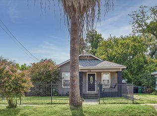 2105 Lawrence St, Houston, TX 77008