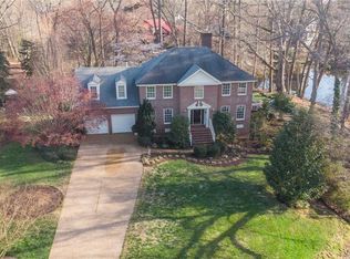 238 Lakewood Park Dr, Newport News, VA 23602