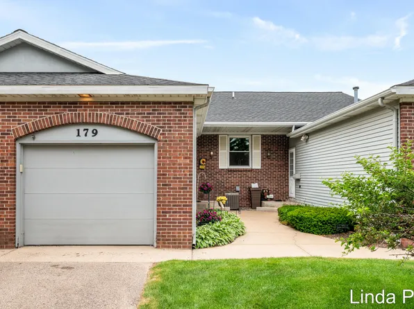 179 Laurelwood Ct SW, Grand Rapids, MI 49548