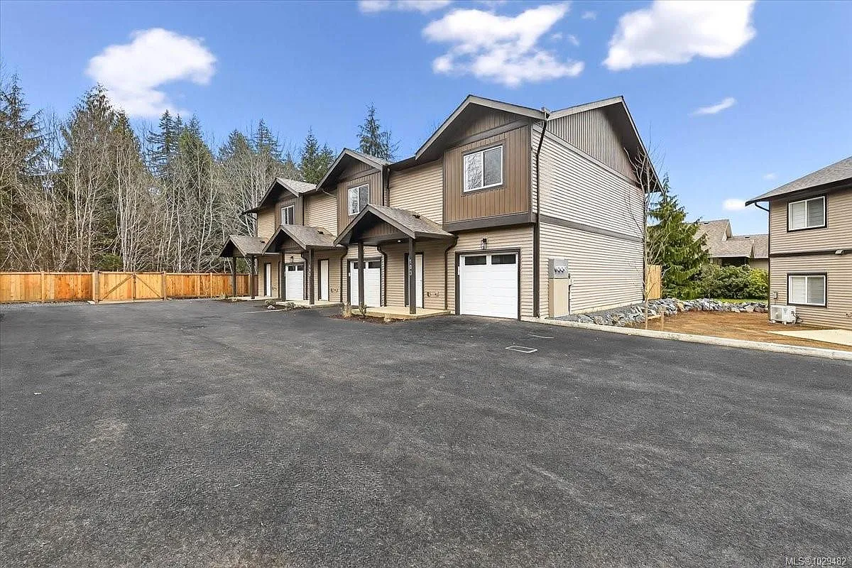 5535 Woodland Cres E #103 photo 1