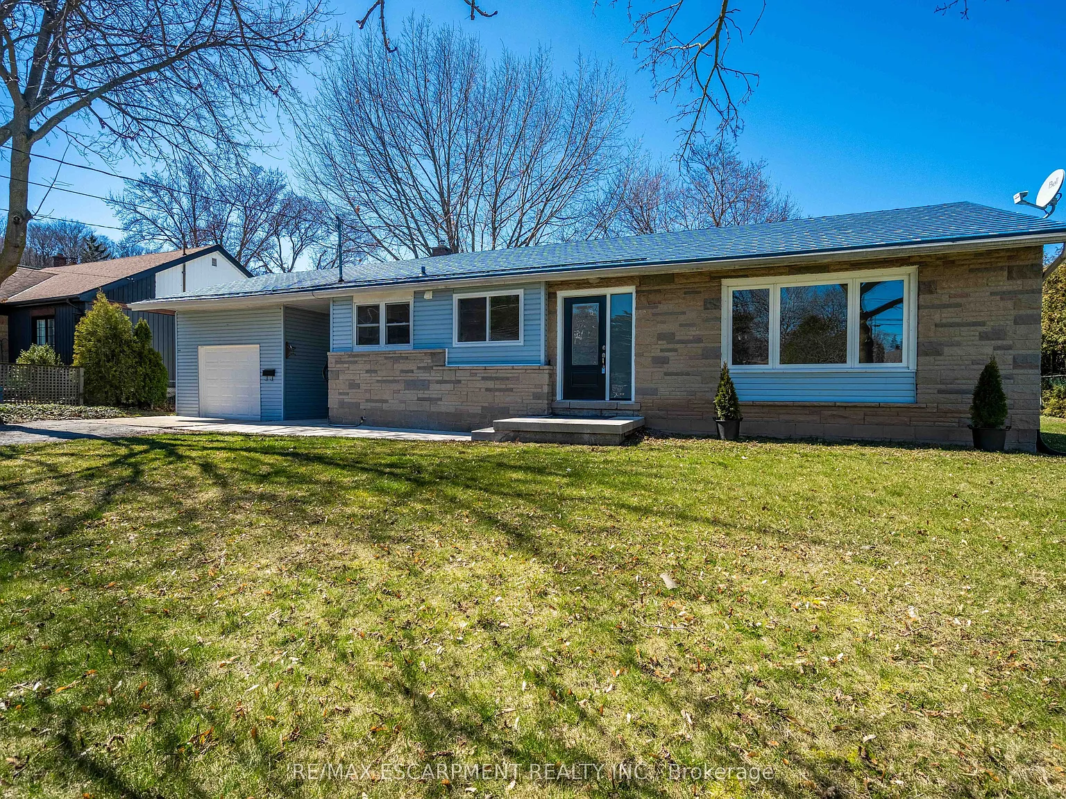 3 bed, $2,400 — Photo 2