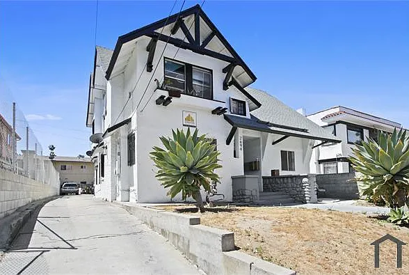 2694 James M Wood Blvd — Photo 7