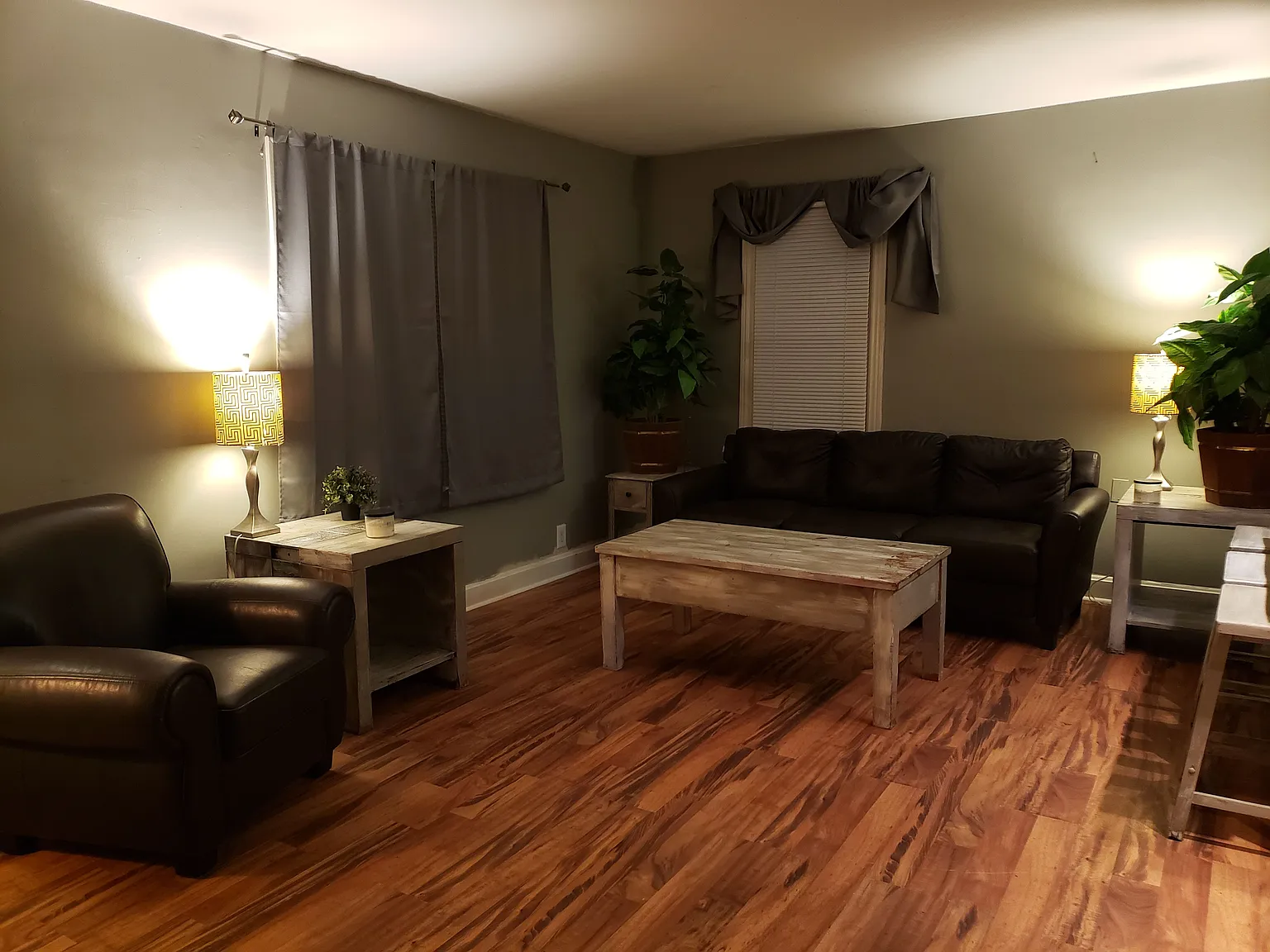 2 bed, 1.0 bath, 777 sqft, $1,150 — Photo 2