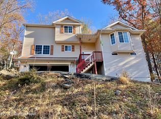 164 Manchester Dr, Bushkill, PA 18324